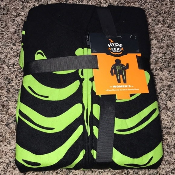 NWT Hyde & EEK! Black Women's Glow-in-the-Dark Skeleton Halloween Union Suit New - Picture 3 of 6